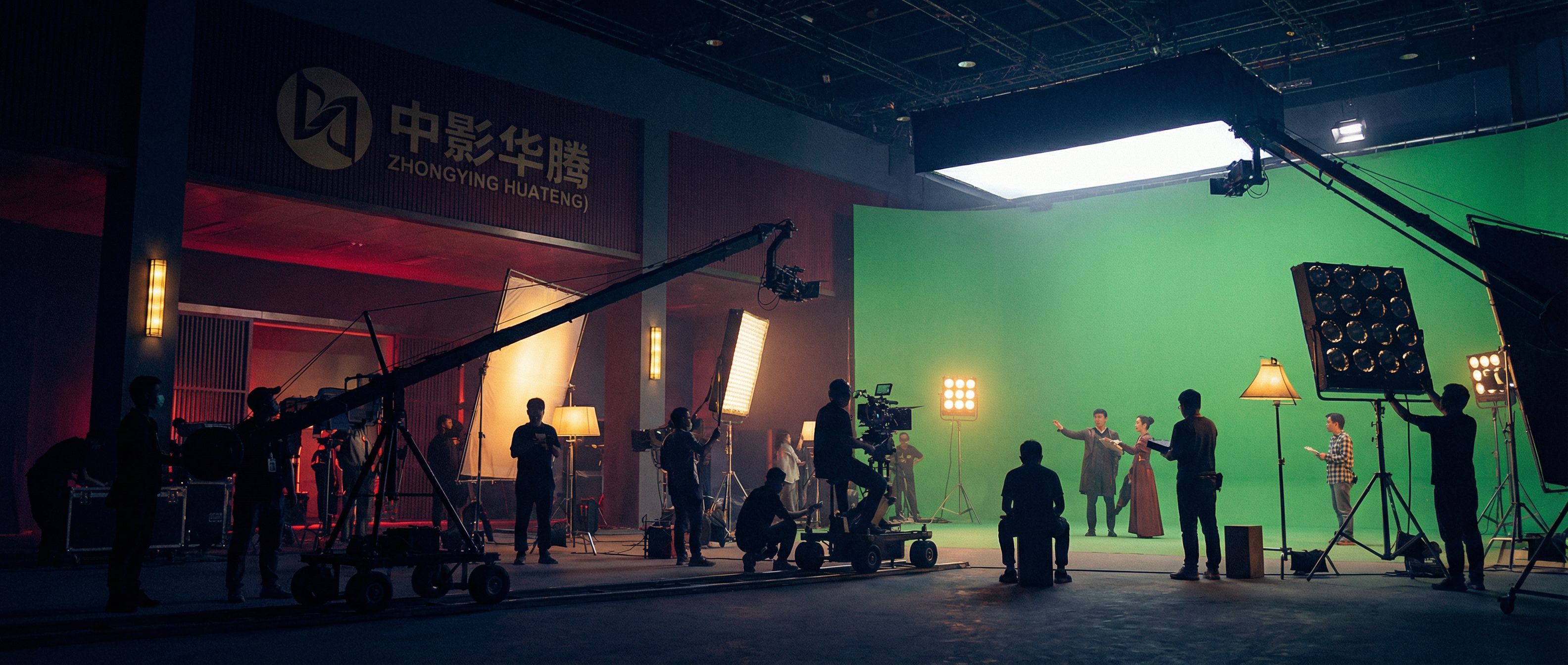 涩里番影视传媒